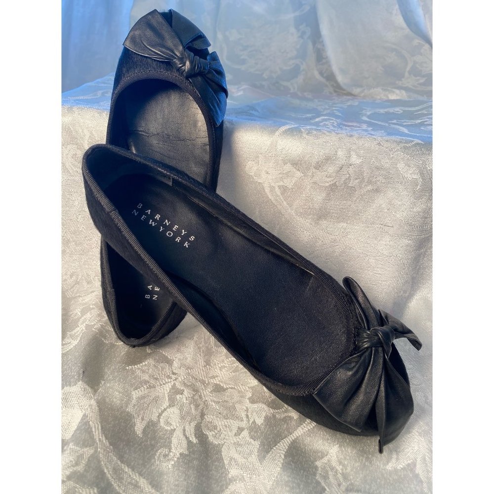 Barneys New York Black Pony-Hair Bow Detail Flat (36) EUC